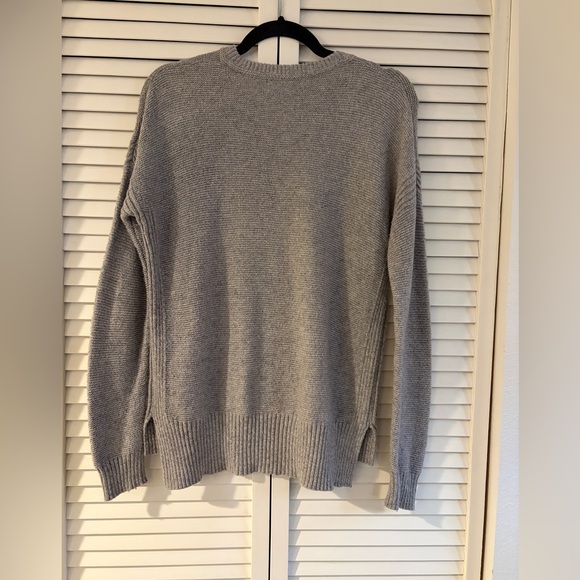 Madewell Women’s Light Gray Crewneck Sweater - Picture 3 of 4